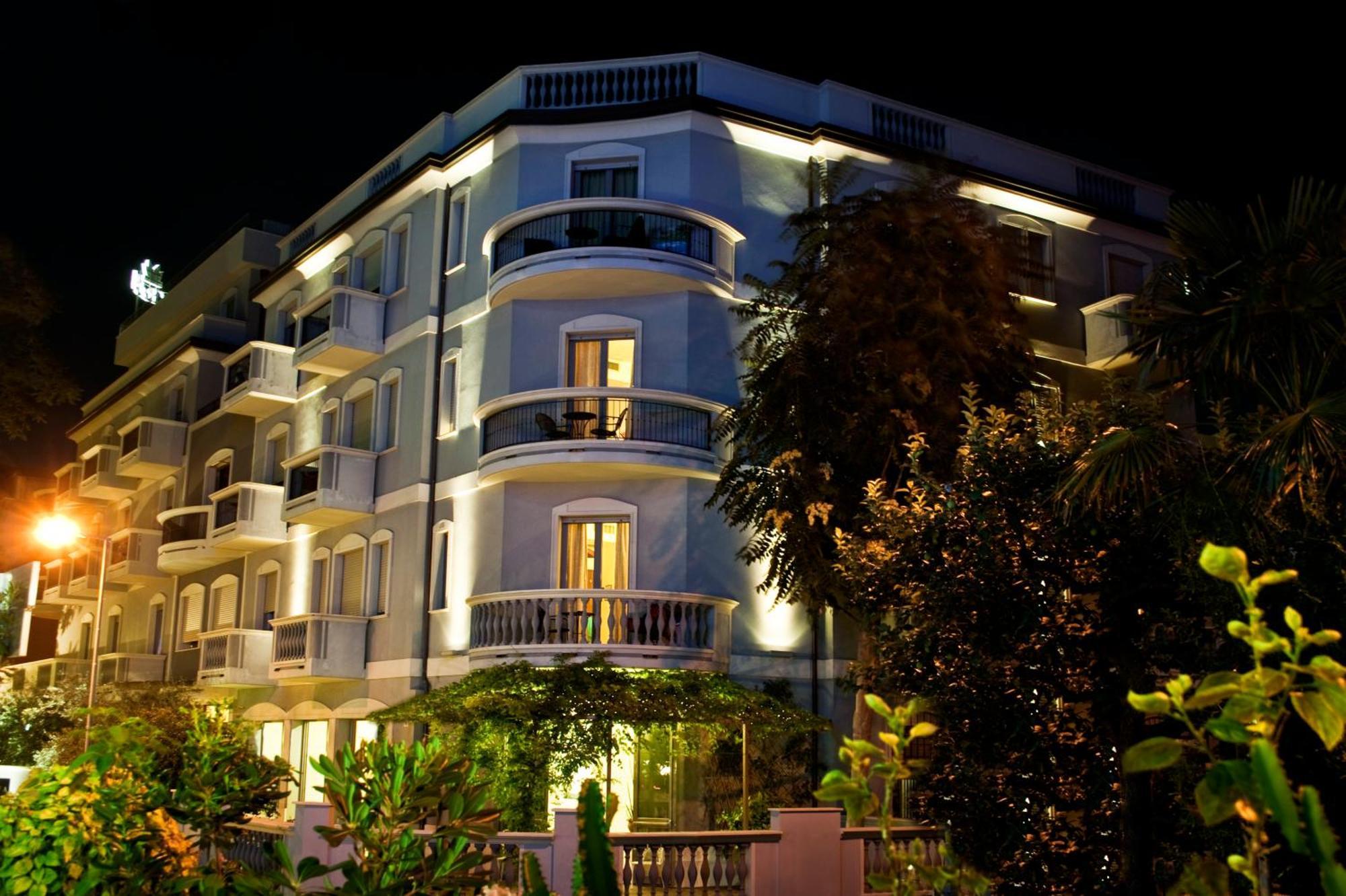 Sovrana Hotel & Spa Rimini Dış mekan fotoğraf